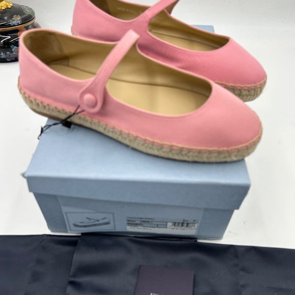 Women’s Prada  pink canvas MaryJane Flats, size 37 made in Italy - Picture 2 of 8